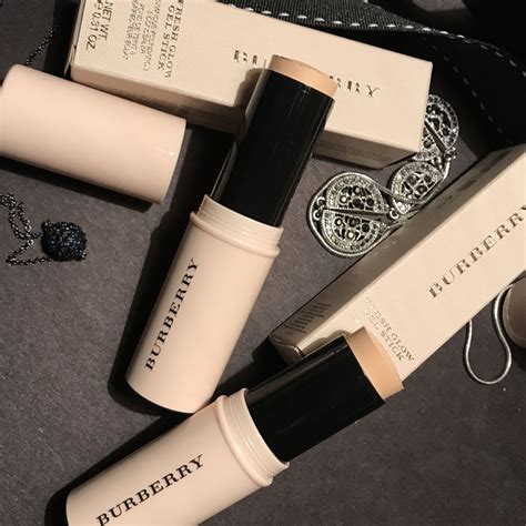 Burberry No. 12 Ochre Nude Fresh Glow Gel Stick Review